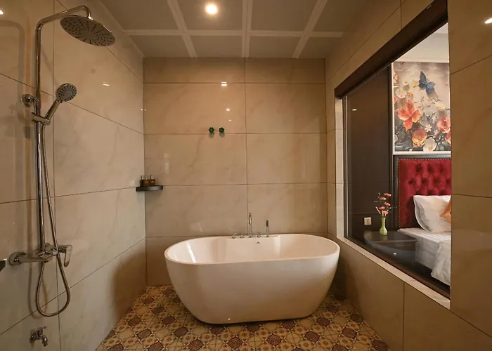 Nhat Long Hotel